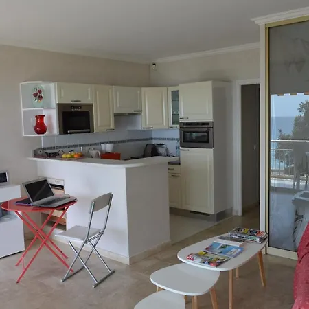 Apartment Cozy Cocoon With Balcony Close To The Sea *