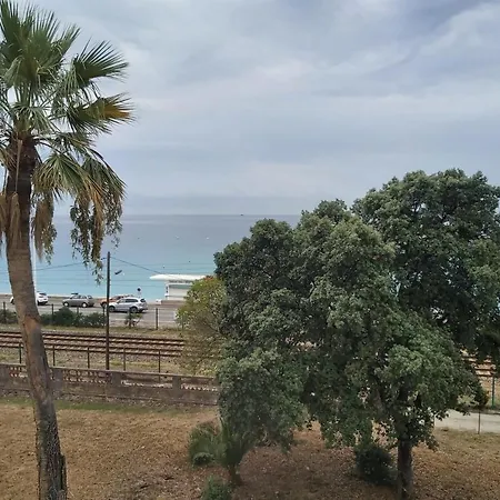 Cozy Cocoon With Balcony Close To The Sea * Cannes