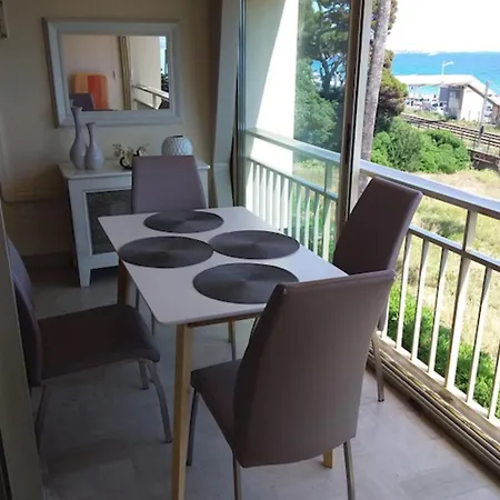 Cozy Cocoon With Balcony Close To The Sea Cannes